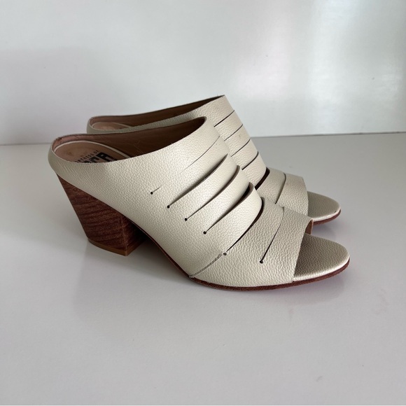 FORTRESS OF INCA Gaby Ivory Leather Mules Heels Sandals - Picture 1 of 8